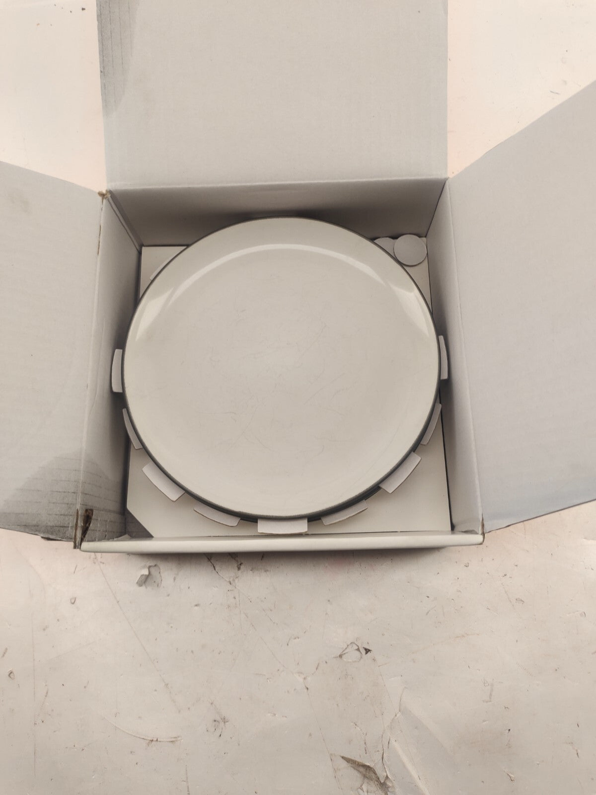 Le Creuset Classic Salad/Dessert Plates (Set of 3) - White (Chipped)