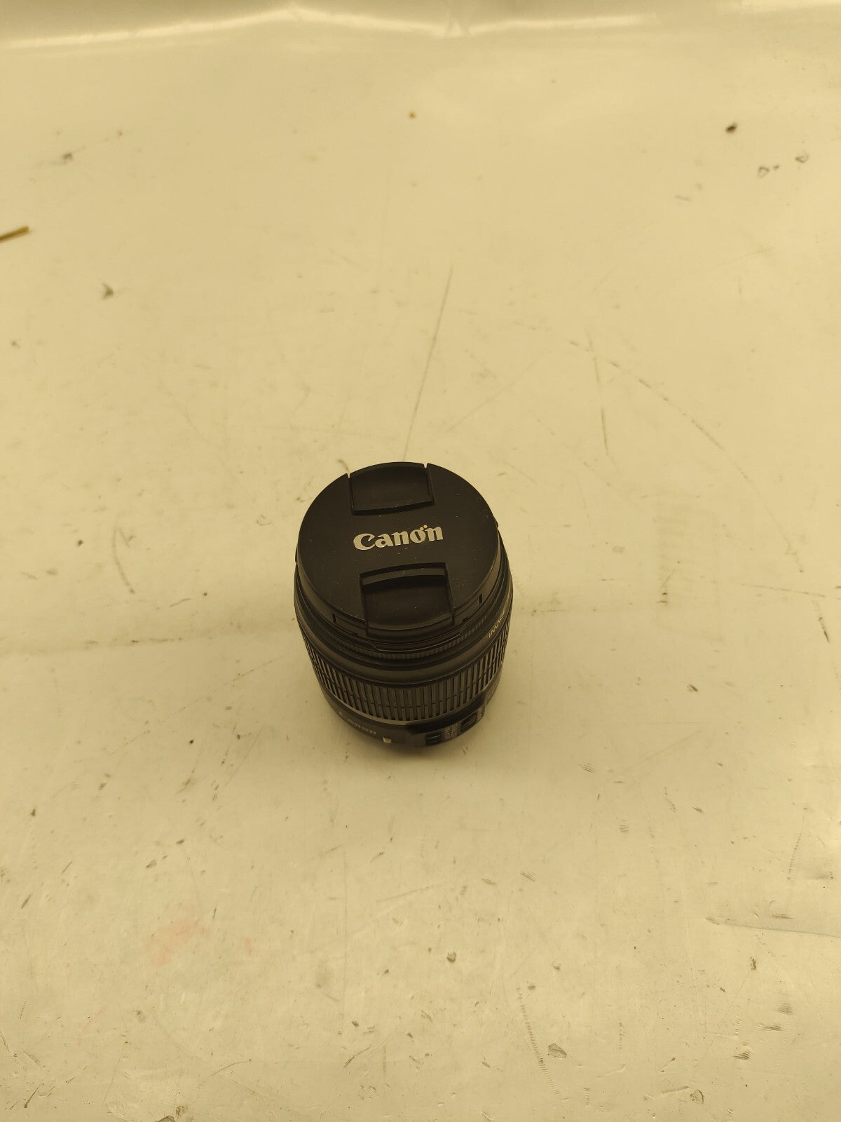 Canon EF-S 18-55mm 1:3.5-5.6 IS Lens With Cover