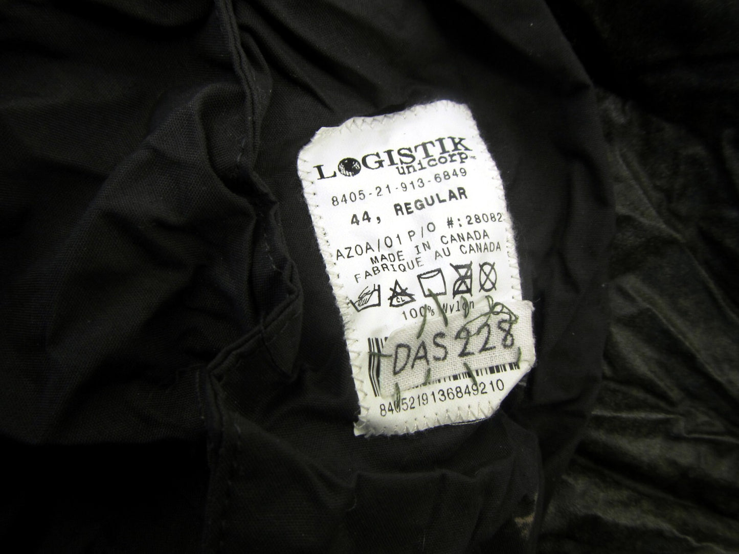 Canadian Military Logistik Unicorp Size 44 Regular Rain Resistant Jacket