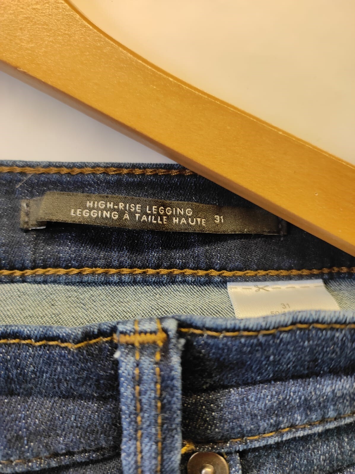 BANANA REPUBLIC Women's Size- 31 Ripped High-Rise Blue Jeans