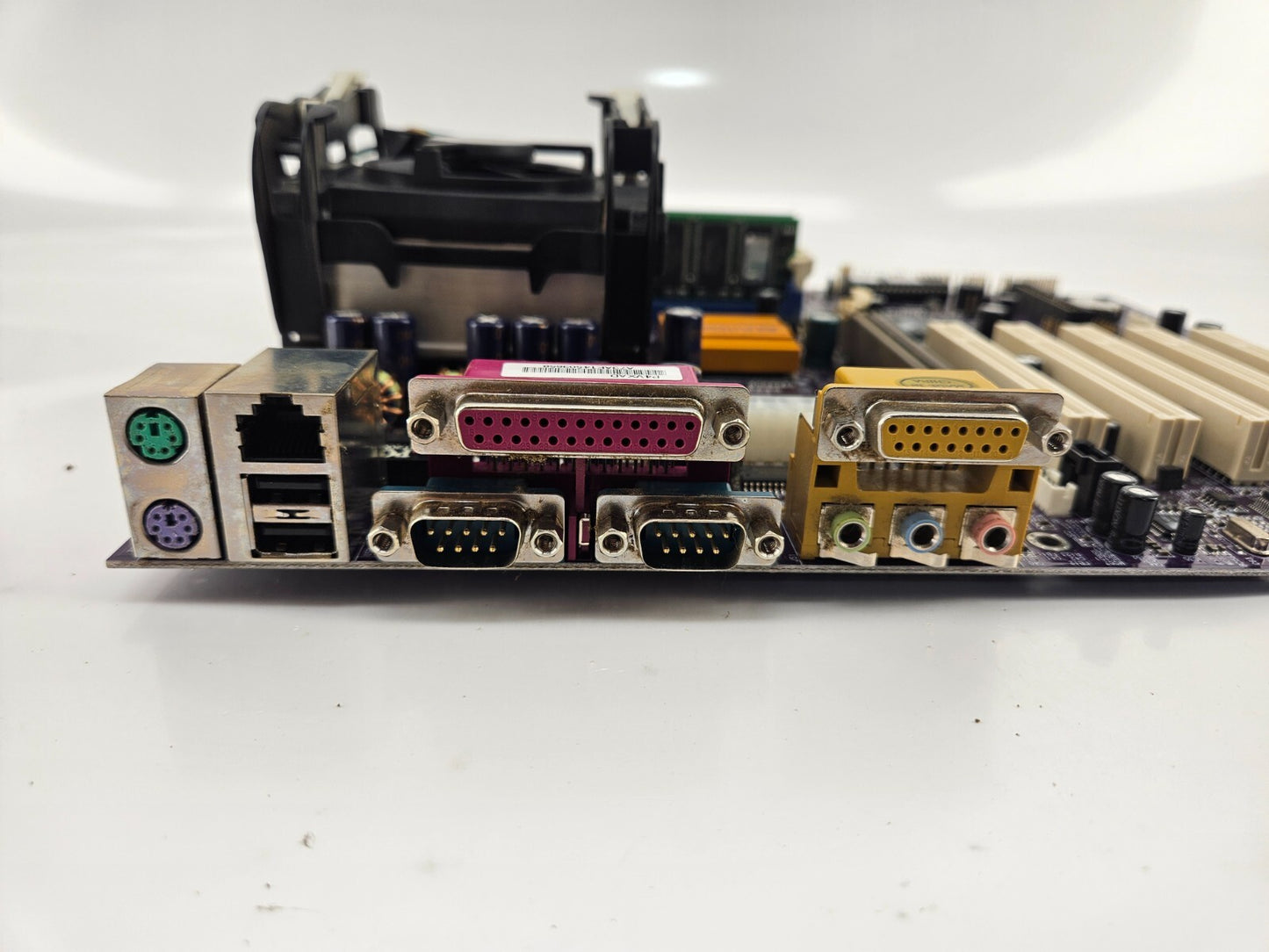 ECS ELITEGROUP P4VXAD rev: 1.0 w/ Pentium4 1.6 GHz - 768MB Memory