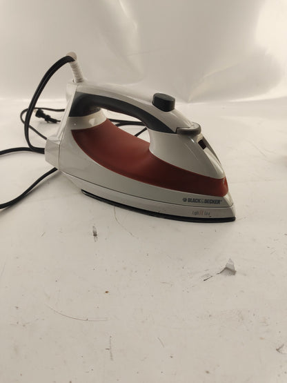 BLACK+DECKER Light 'N Easy Steam Compact Iron