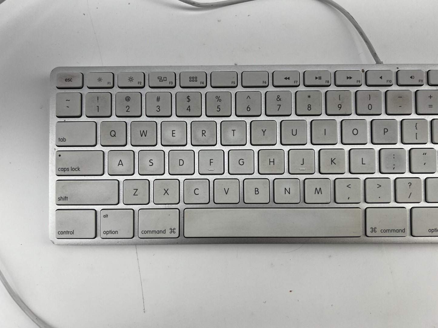 Apple A1243 - Wired Mac QWERTY - USB Keyboard - FOR PARTS OR REPAIR