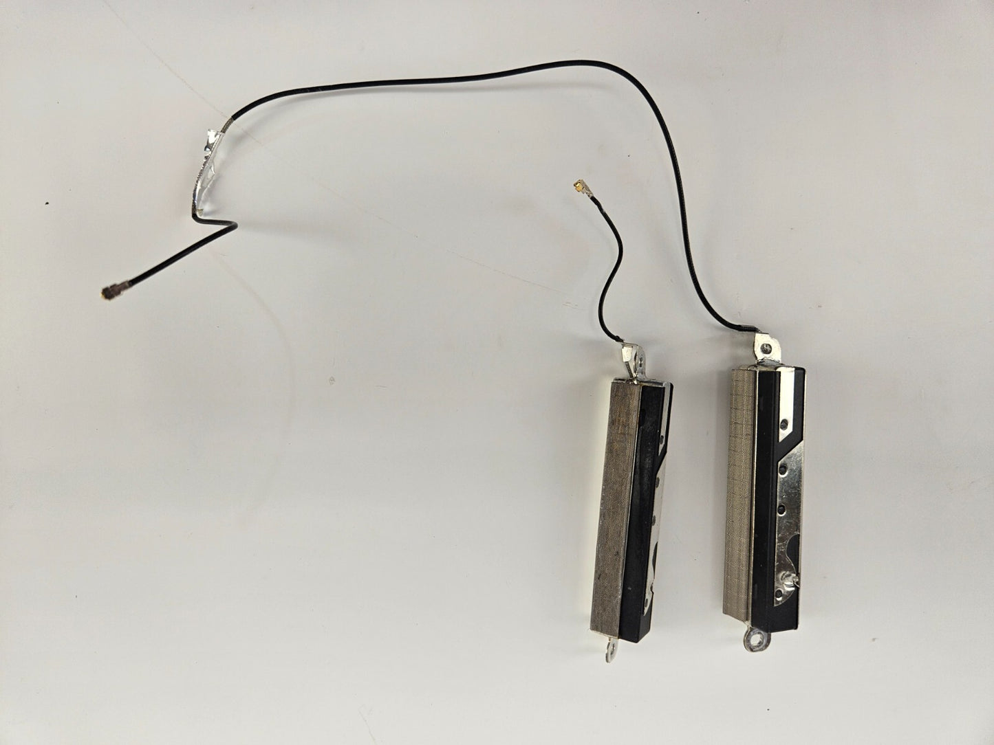 Apple iMac 21.5" A1311 2011 Bluetooth WiFi Antennas