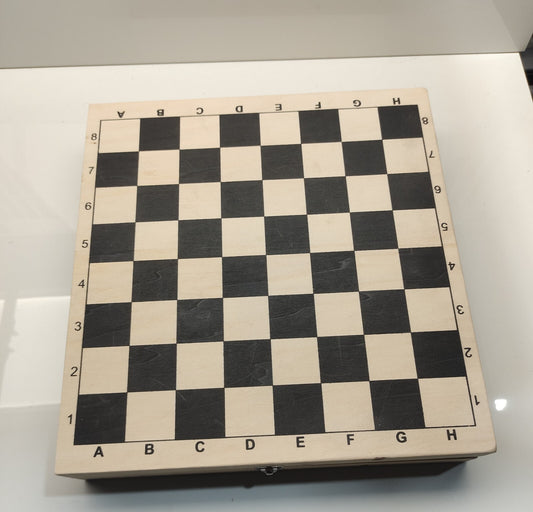 Zrauker wooden chess board game
