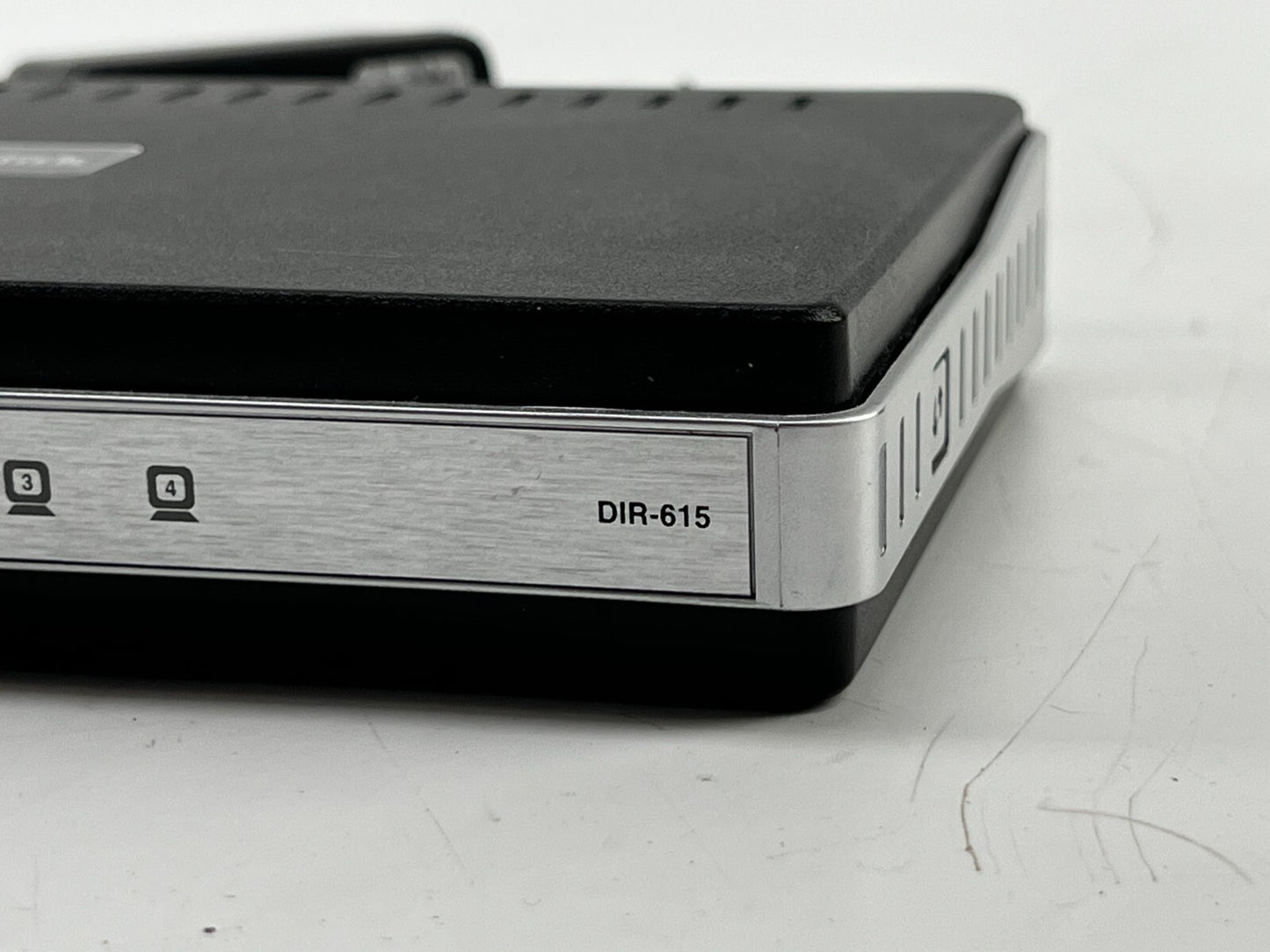 D-Link DIR-615 300Mbps 4-Port 10/100 Wireless N300 Router Dual Band 802.11n