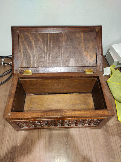 ANTIQUE BLACK FOREST SWISS WOOD CARVED JEWELRY BOX