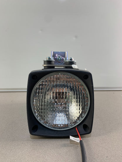 XENON WORK LIGHT, SQ, FLOOD, 24 V DC, CLEAR/BLACK, 8X6 1/2X8 1/2 IN, AL/GLASS
