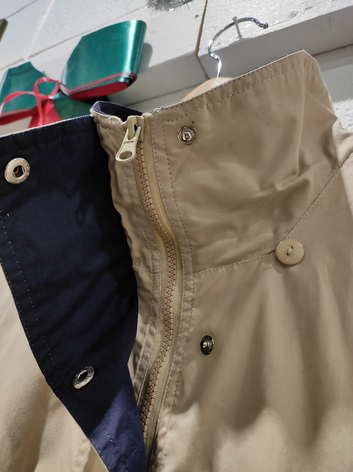 White Mountain Windbreaker Jacket Men's M  Tan With Brown Accent