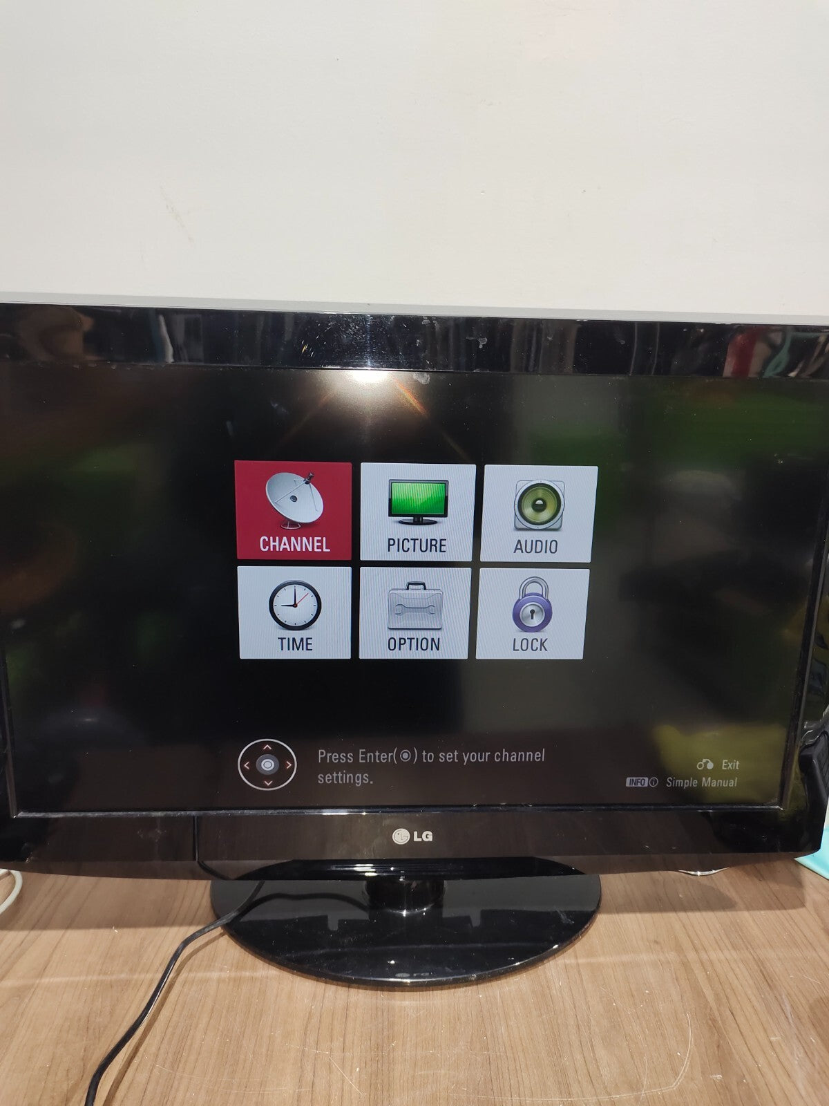 LG 32LH20-UA TV Television - Tested & Working