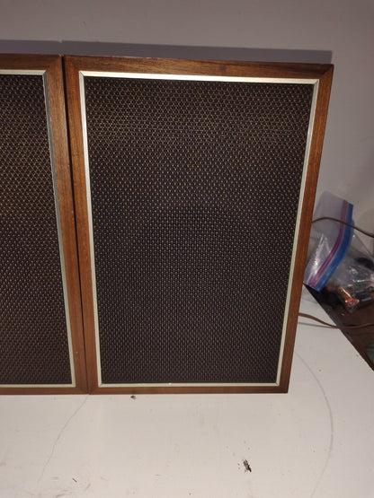 Vintage Simpsons Speakers Model 28211 - 8 OHM 10 Watts - Brown