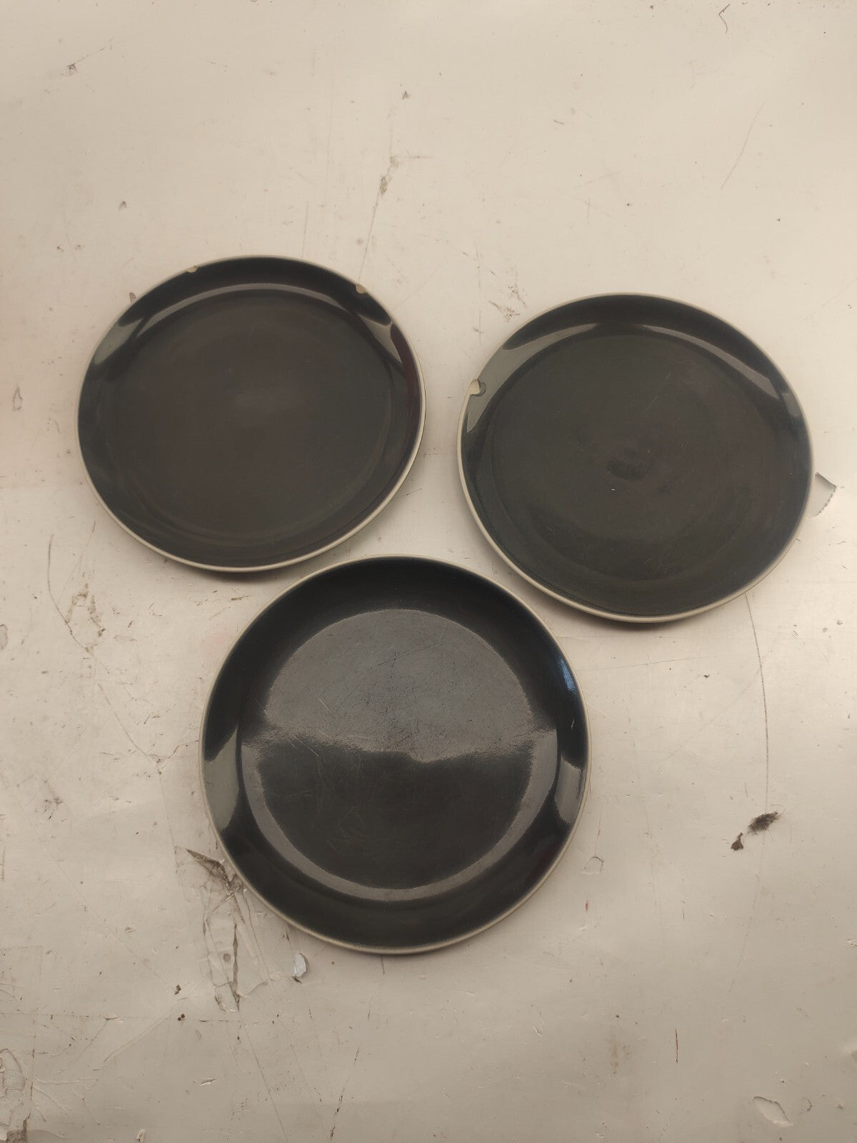 Le Creuset Classic Salad/Dessert Plates (Set of 3) - Gray (Chipped)