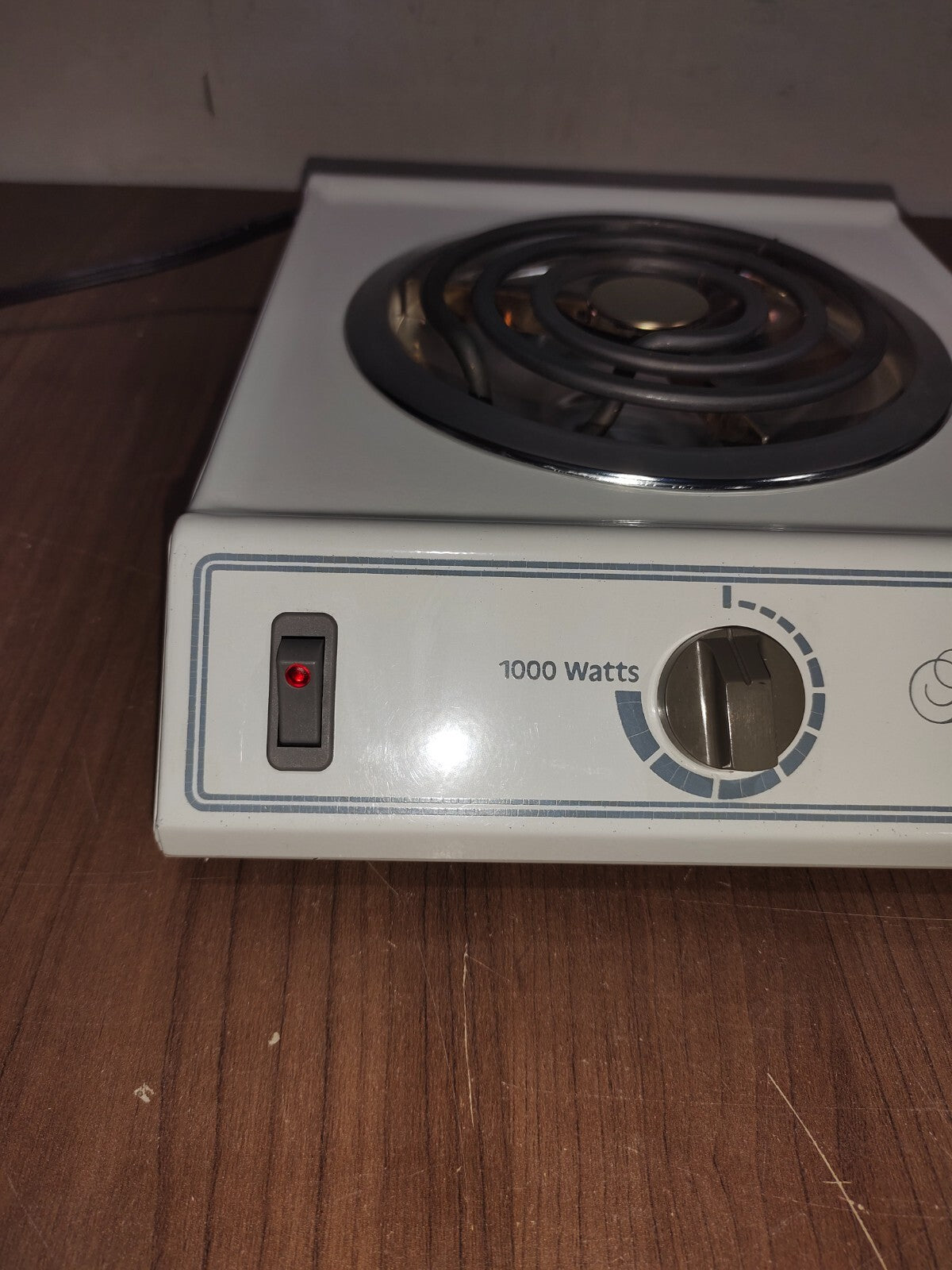Easy-Clean Single Burner with 1000 Watt Power & Adjustable Temperature Settings