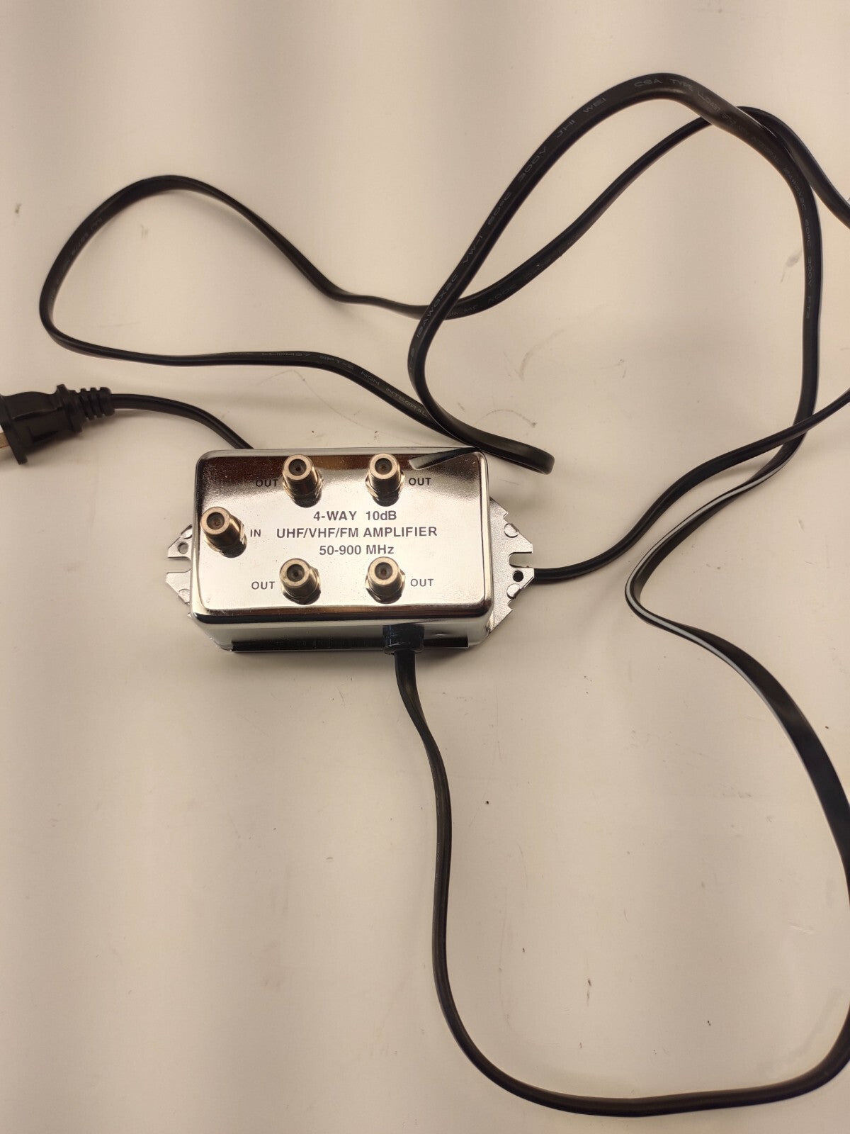 Recoton TV Cable Signal Amplifier V312CSA 4 Output UHF/VHF/FM 10dB 120V