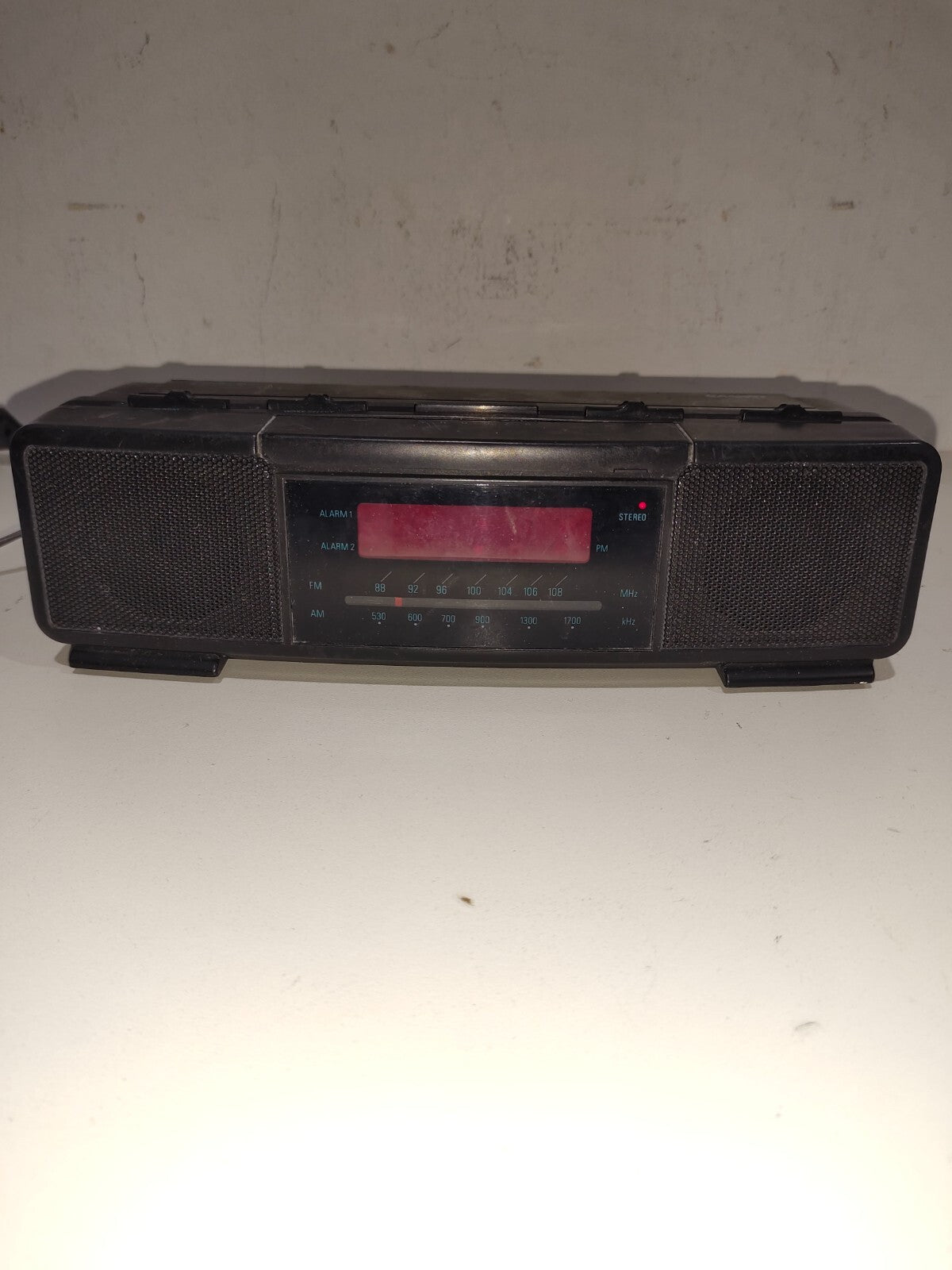 Vintage Sanyo Flip Alarm Clock Radio Model RM7030