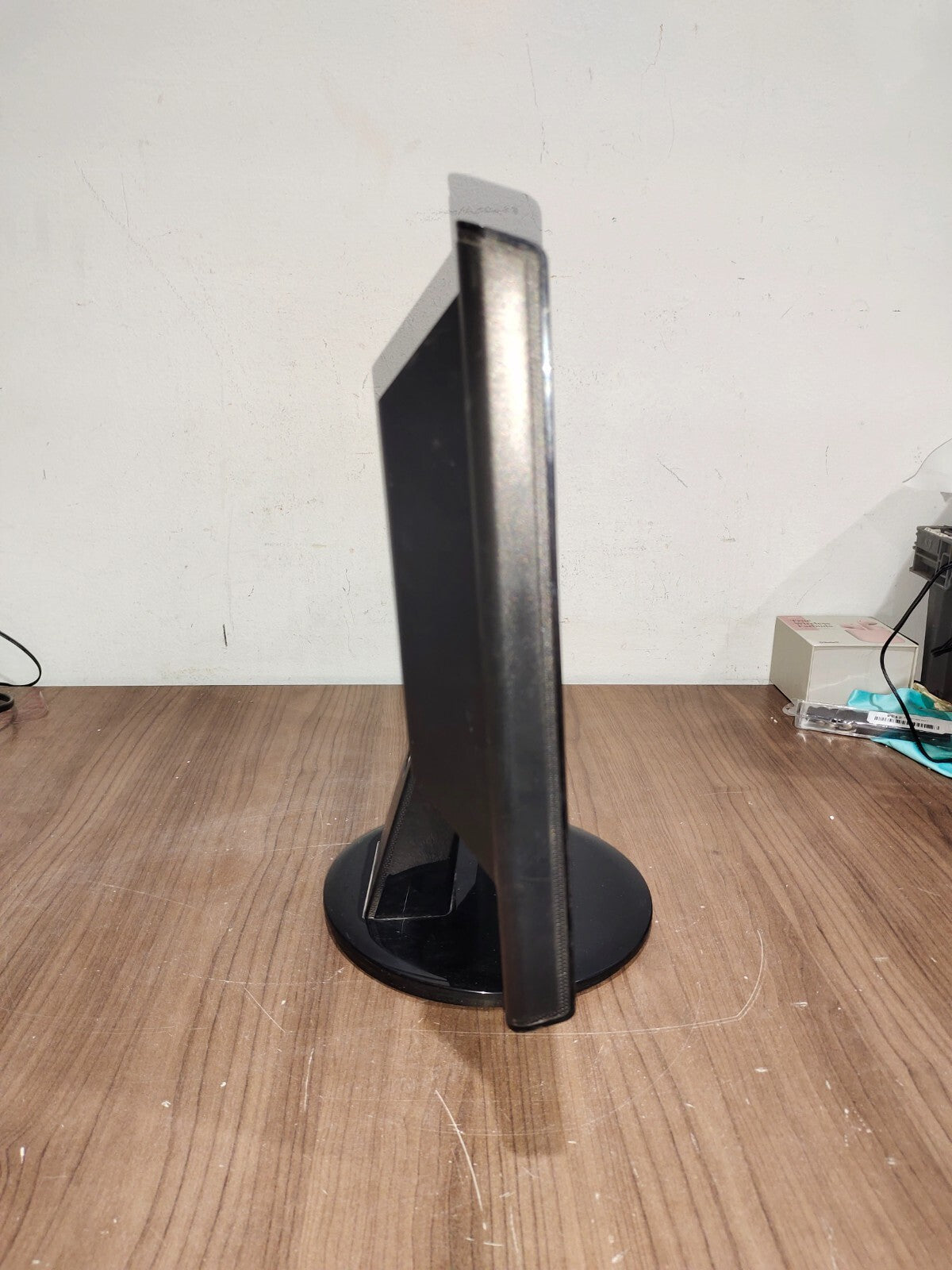 ASUS VH197 18.5" Widescreen LED Backlit VGA Monitor