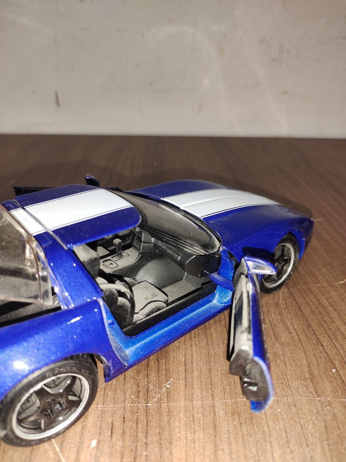Maisto Diecast 1:18 Scale Blue 1996 Chevrolet Corvette Grand Sport Coupe