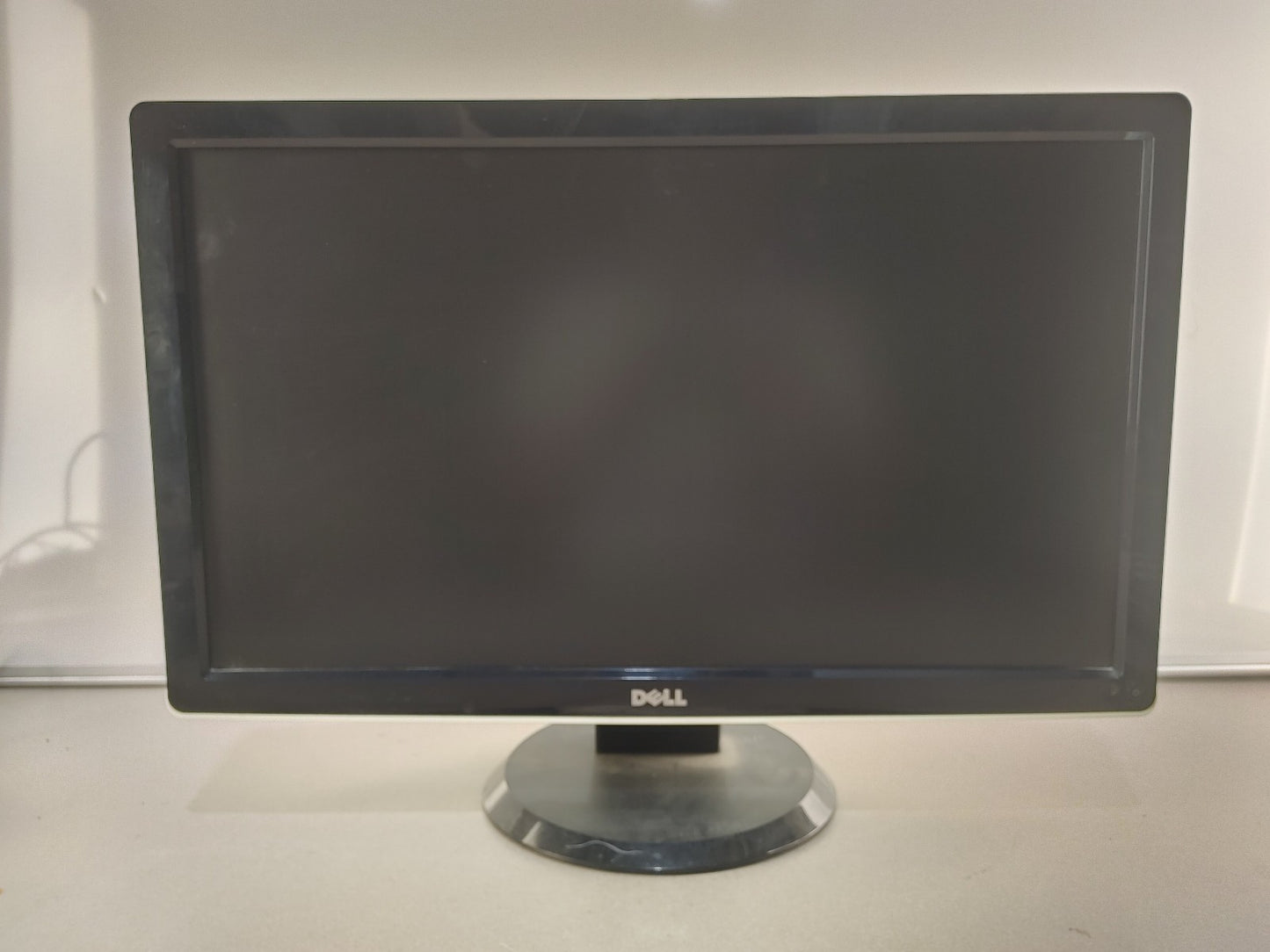 GREAT CONDITION Dell 24inch 1080P FHD HDMI Monitor White/Black