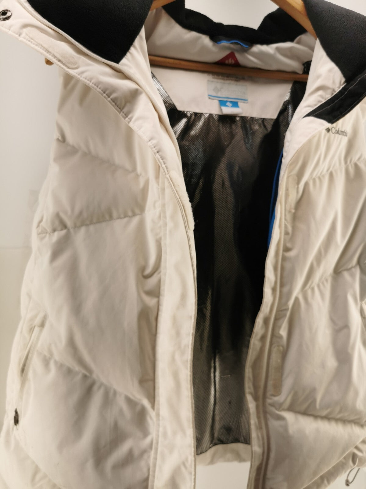 Columbia white Omni Shield Jacket