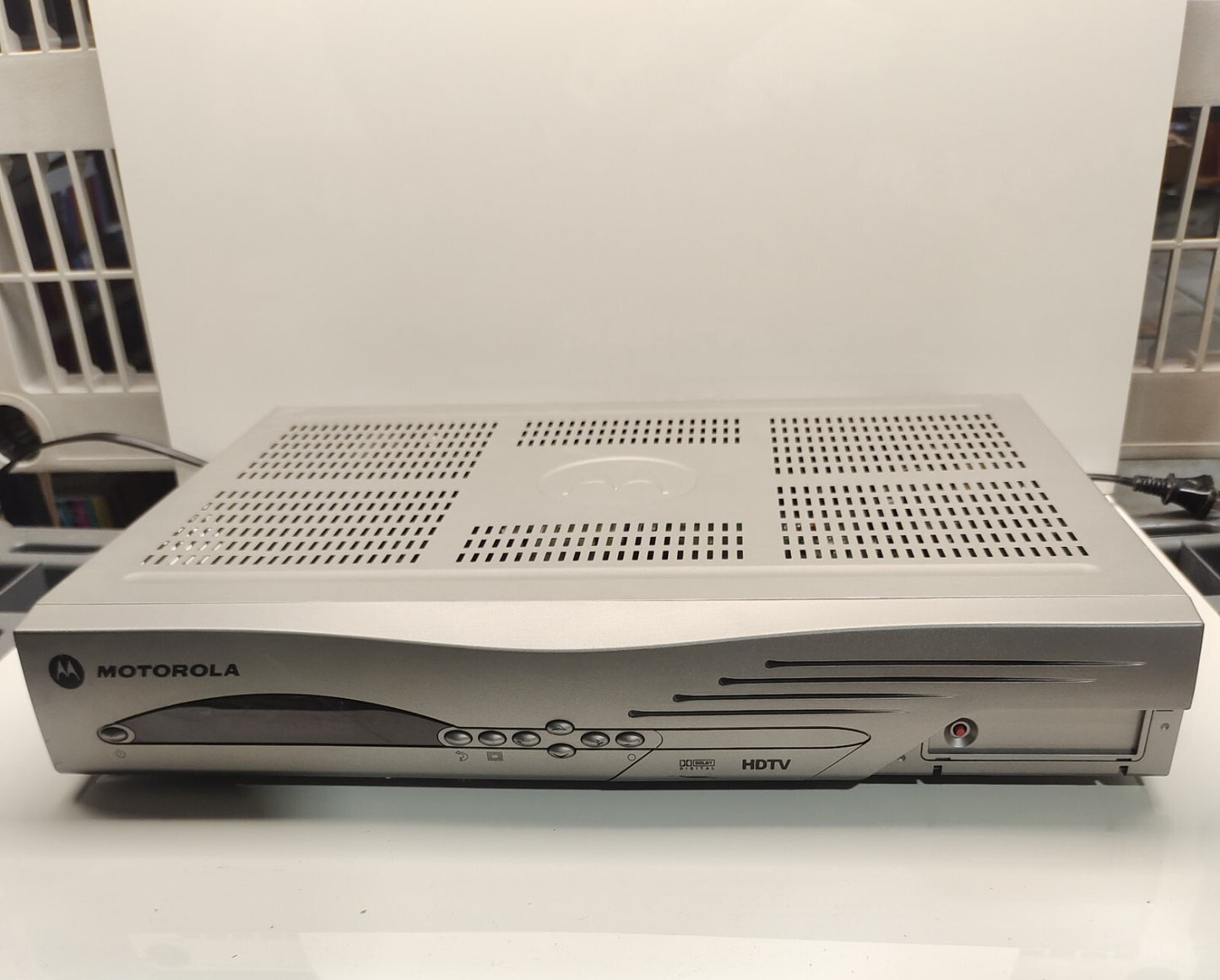 Voombox Motorola DSR550 OTA HDTV Digital to Analog Receiver Converter