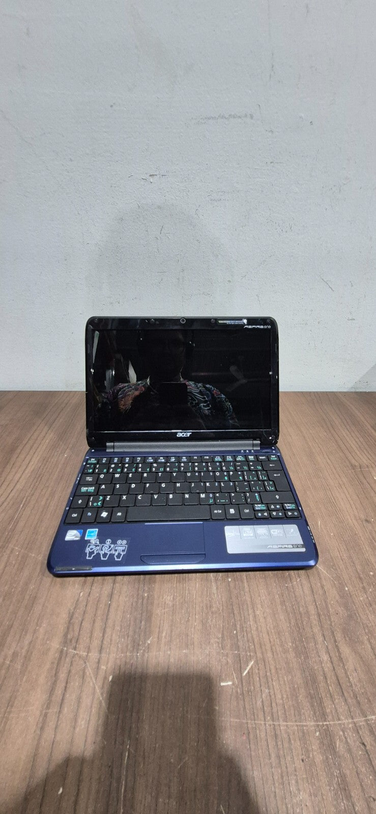 ACER ASPIRE ONE ZA3 WINDOWS Vista Laptop - Needs Battery Replacement