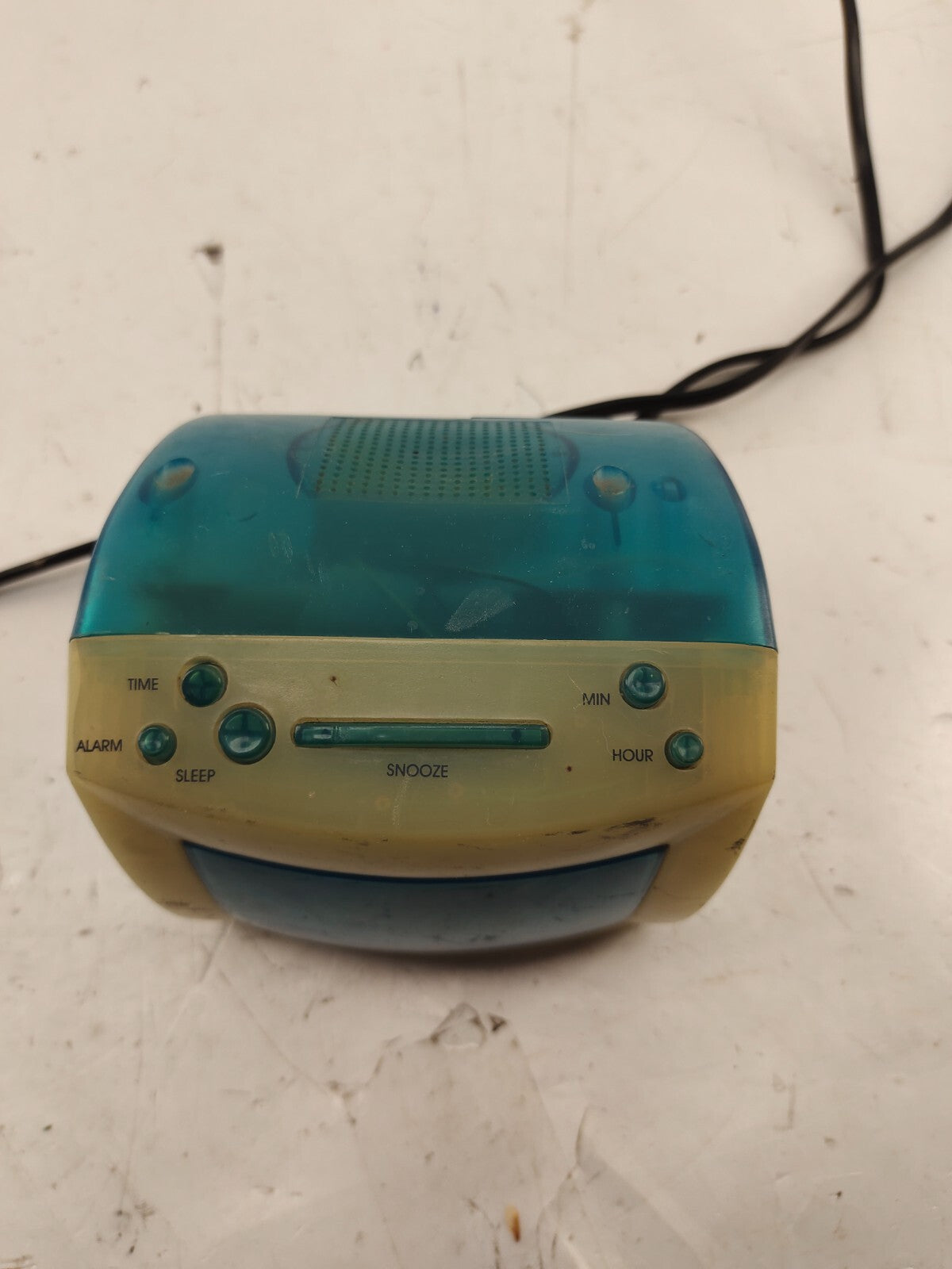 VINTAGE GPX iM AM/FM DIGITAL CLOCK RADIO - Blue