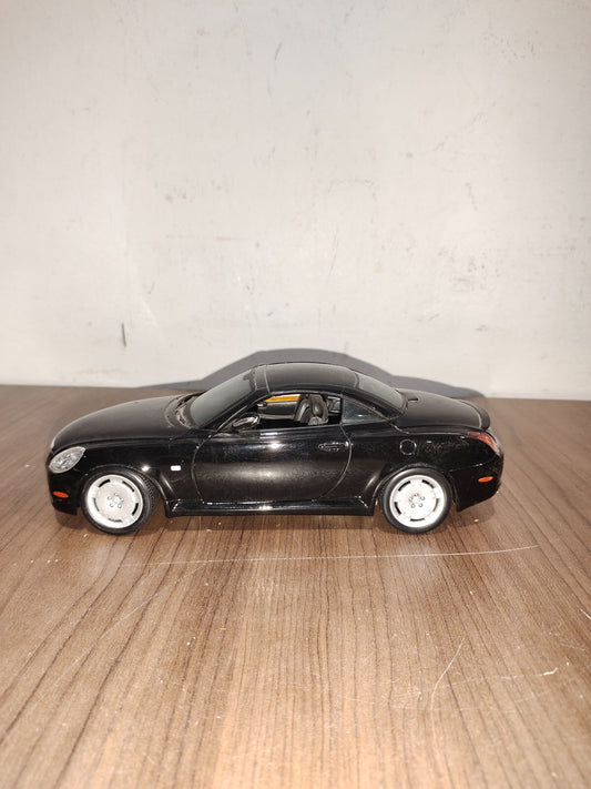 1:18 Maisto Lexus SC430 BLACK INTERIOR - Special Edition