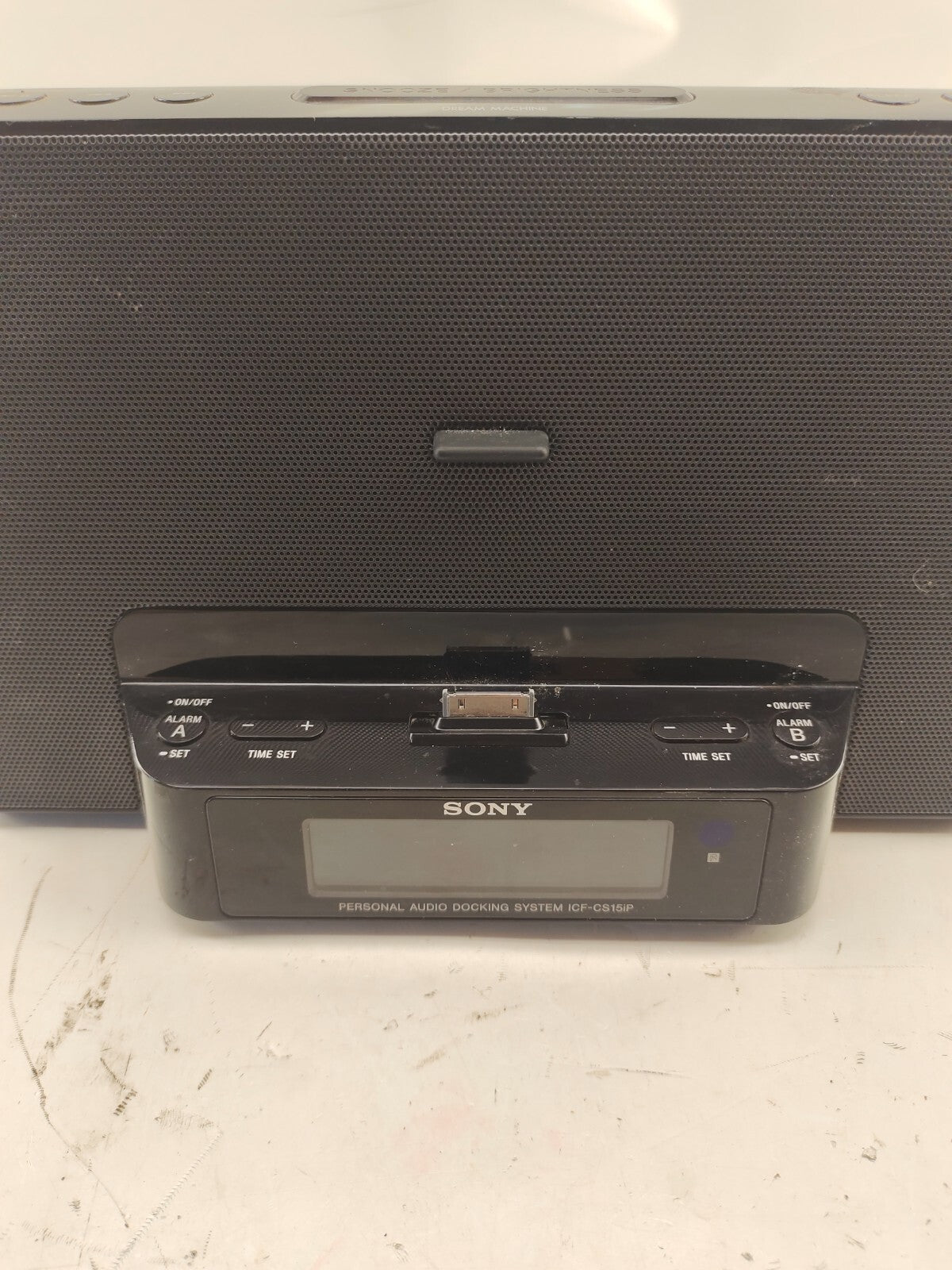SONY Speaker Dock Clock Radio iPod iPhone ICF-CS15iP Dream Machine 30-Pin