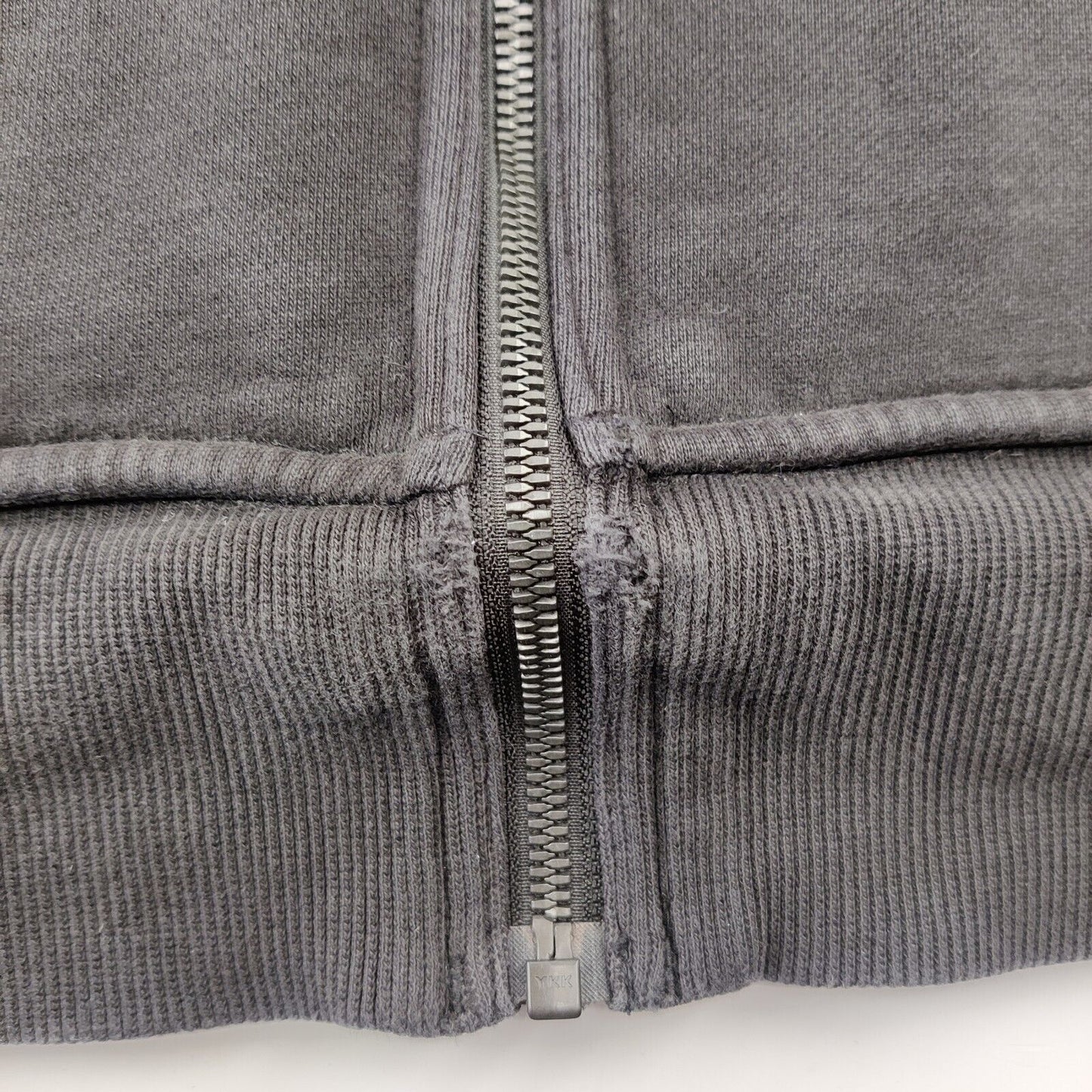 Lululemon Hiver 2013 Black Scuba Hoodie with Lace Ruffle Logo