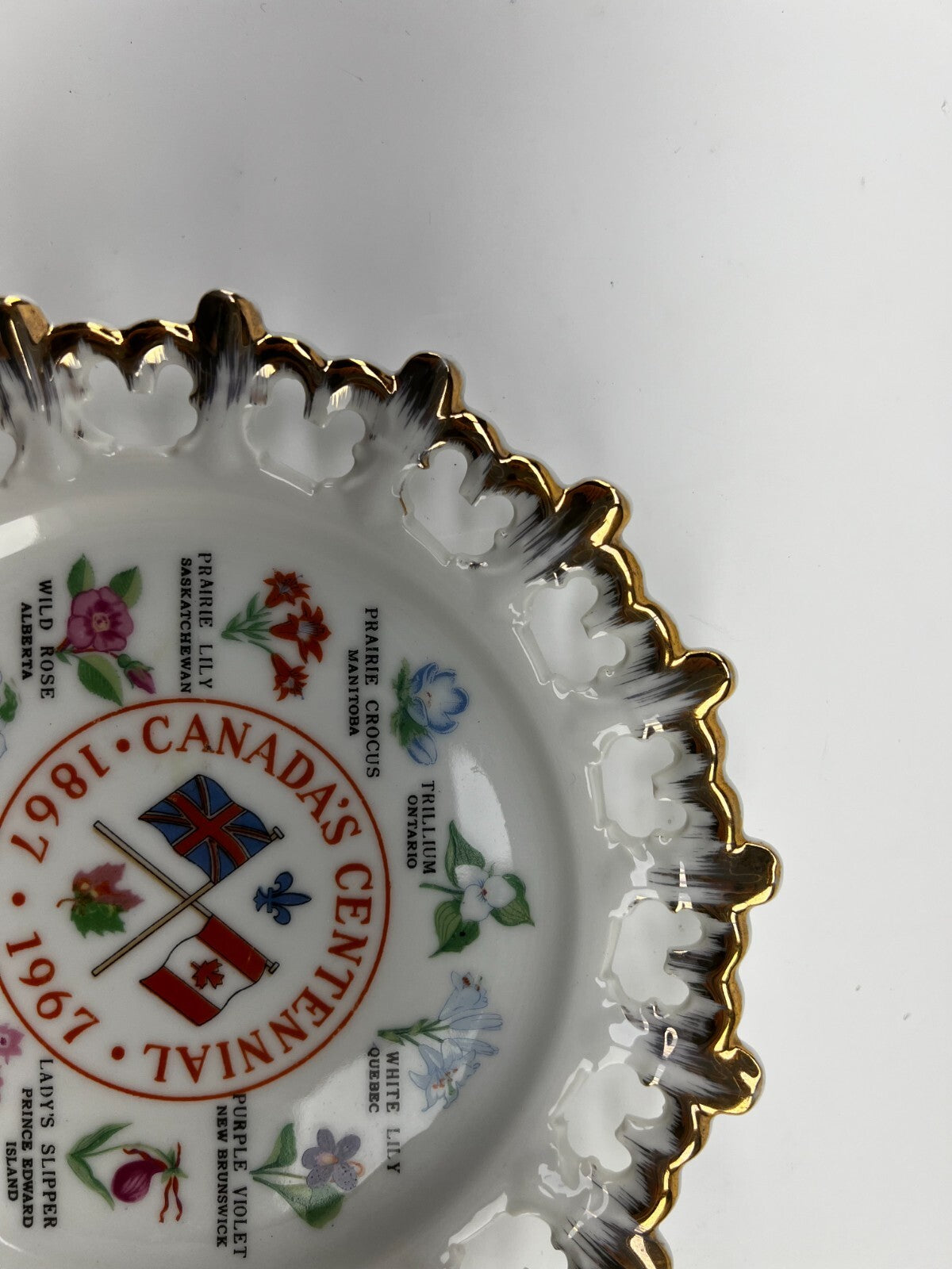 “CANADA’S CENTENNIAL-1867-1967" Province’s Flowers-Gold Scalloped Rim-Col. Plate