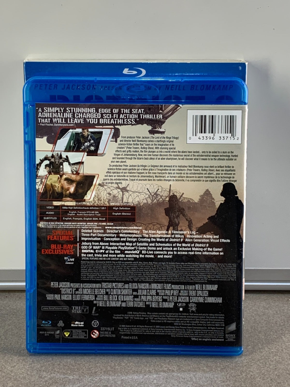 District 9 (Blu-Ray + DVD Disc, 2009, 2-Disc Set, With Slipcover)