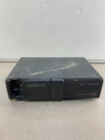 Kenwood KDC-C560-Disc CD Changer with Charger