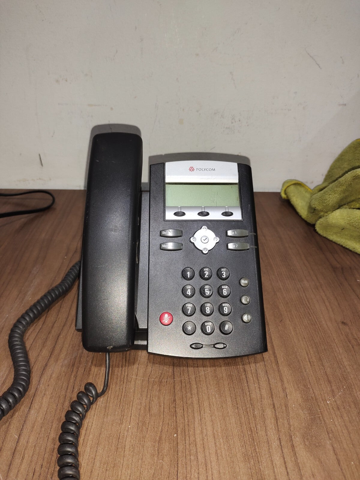 Polycom SoundPoint IP 330 - Corded Phone