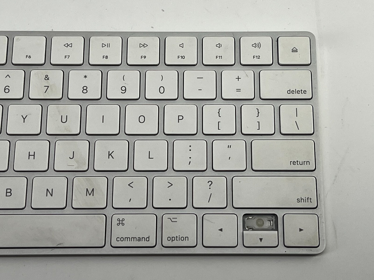 Apple Wireless Keyboard A1314 Bluetooth Keyboard , working w/One missing Key