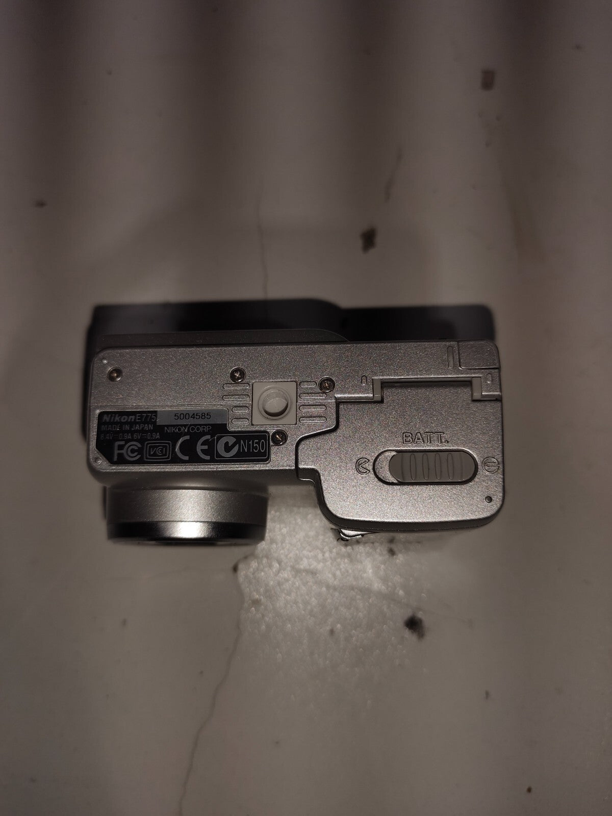 NIKON COOLPIX 775 2.0MP Digital Camera - Untested For Parts