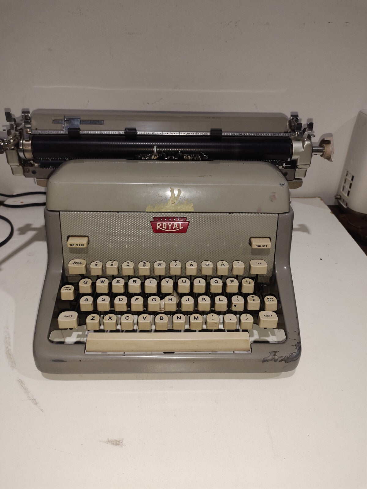 Royal Office Ambassador Mechanical typewriter Magic Margin