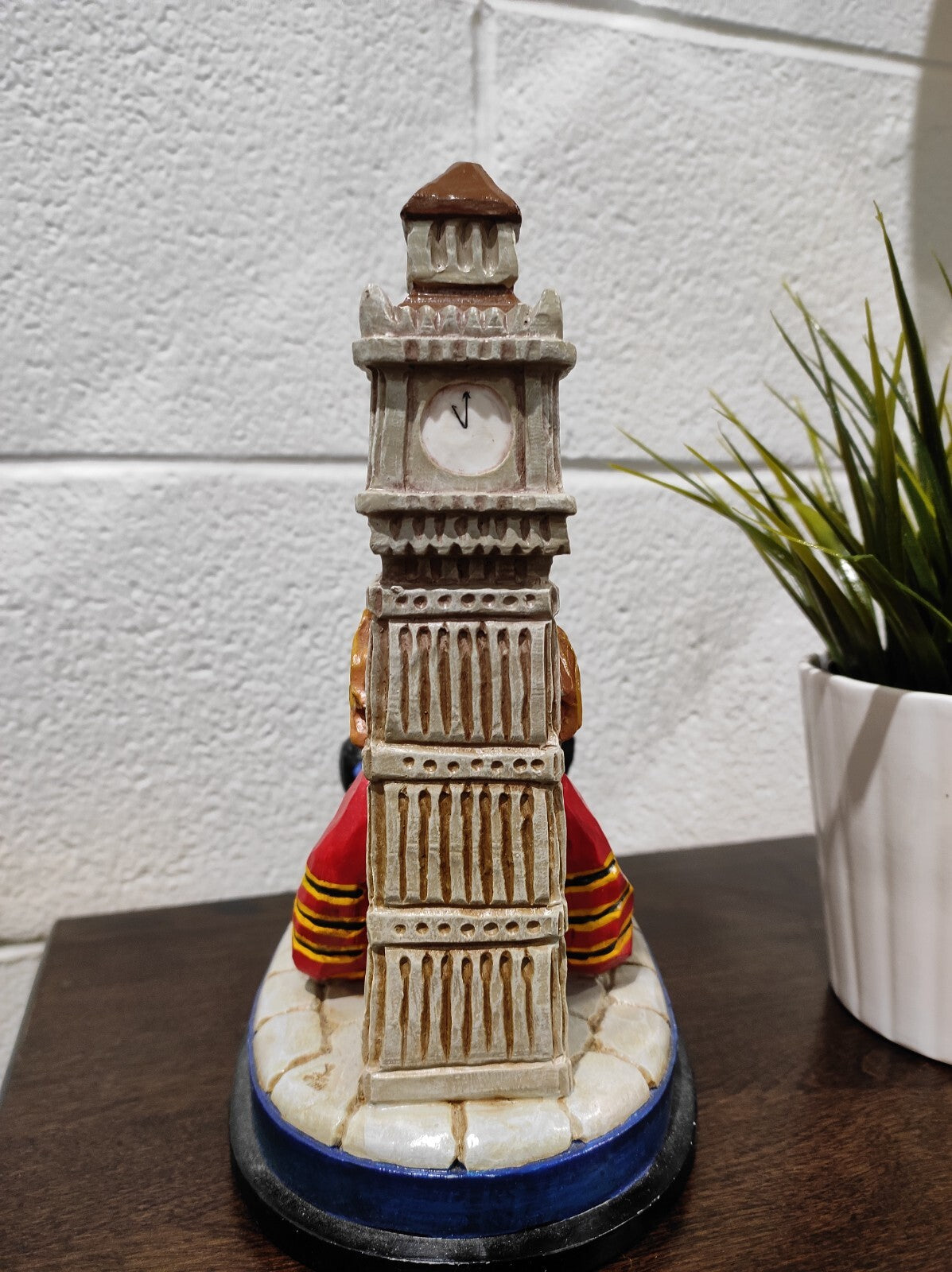 David Frykman English Collection BEEFEATER NAPPING Big Ben Figurine 8.75"H