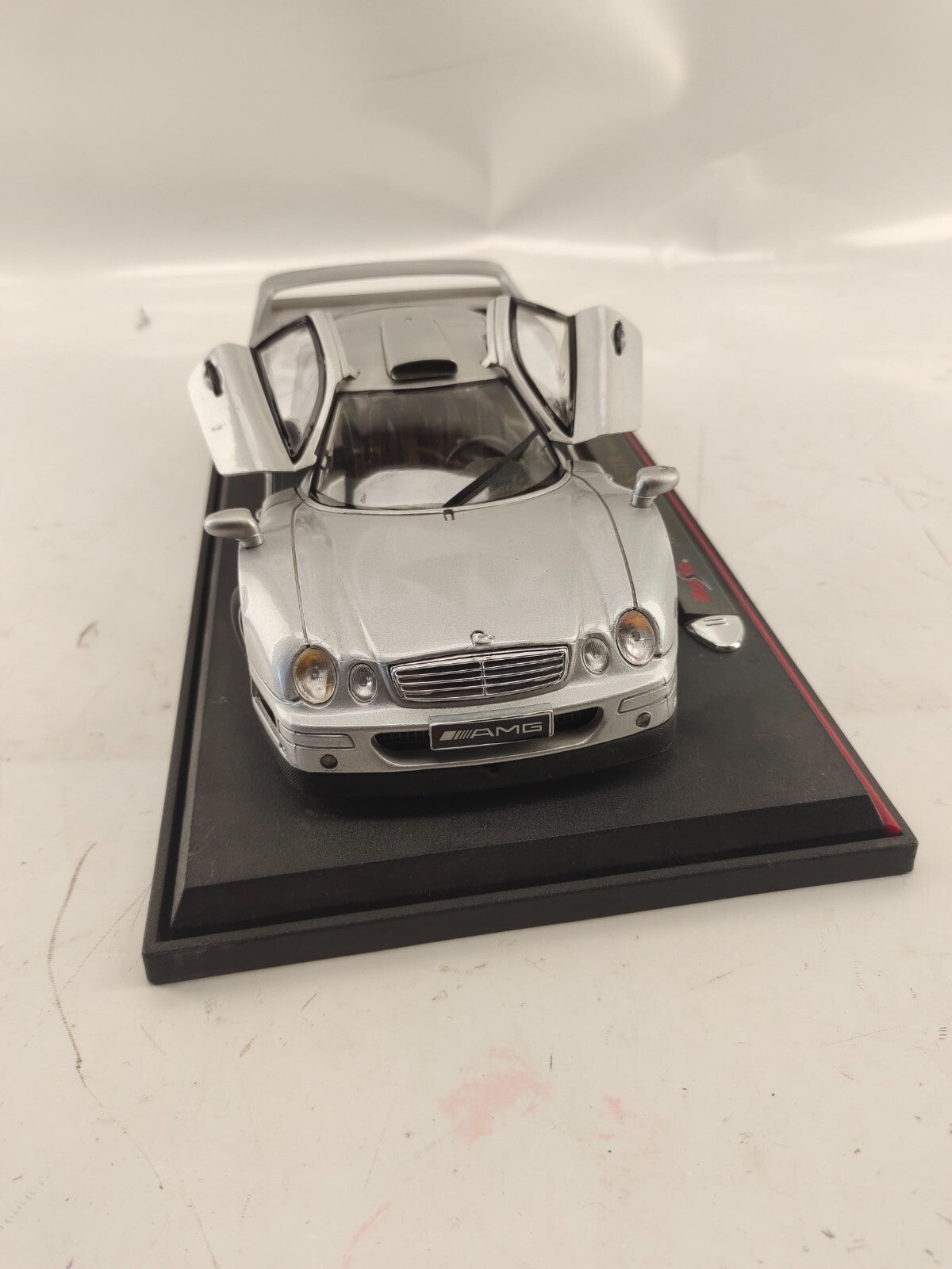 1:18 Scale Maisto  MERCEDES CLK GTR D2 WARSTEINER