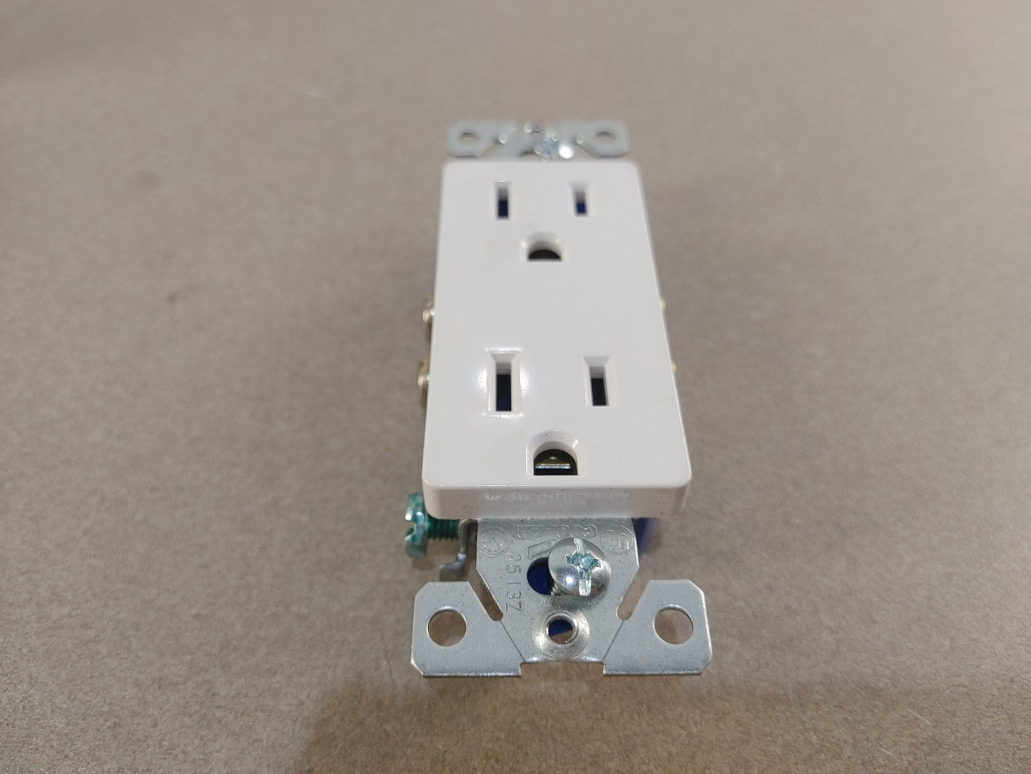 BRAND NEW Open Box Cooper US Wall Plugs Grounding Receptacles 1107W-JP-C White