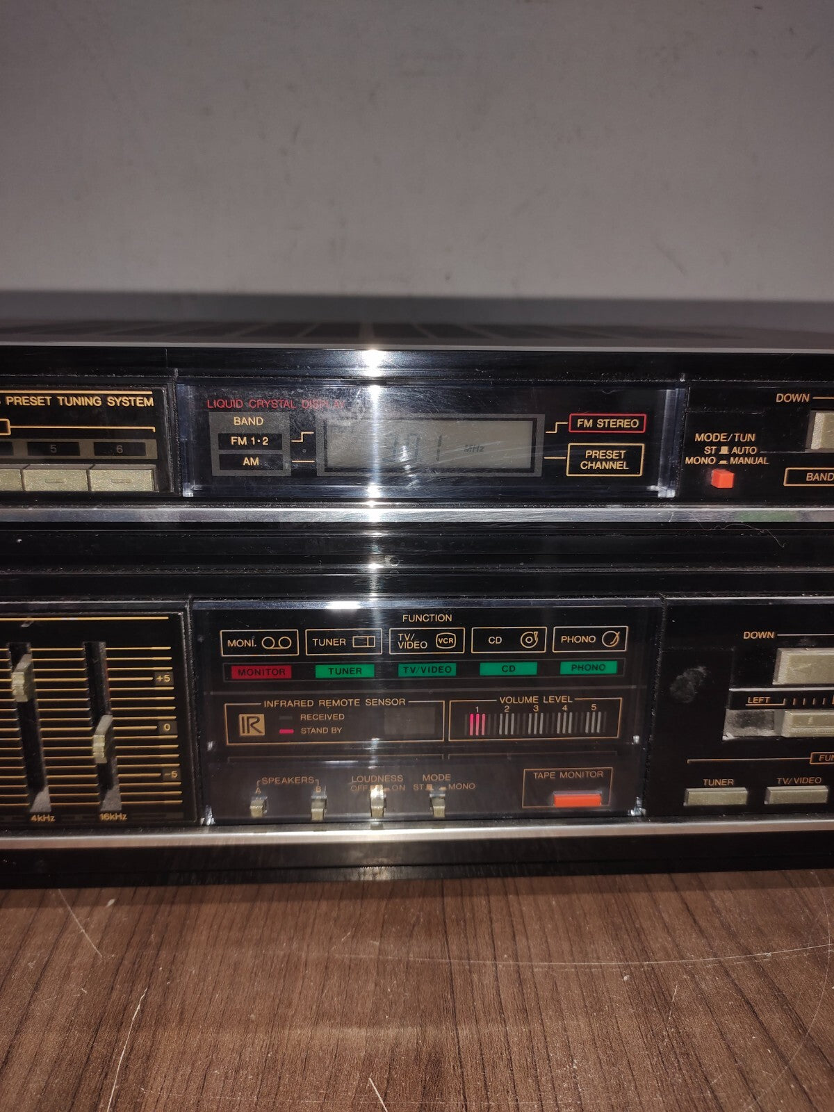 VTG Sanyo AM FM Stereo Receiver Model DCX686 With Liquid Crystal Display