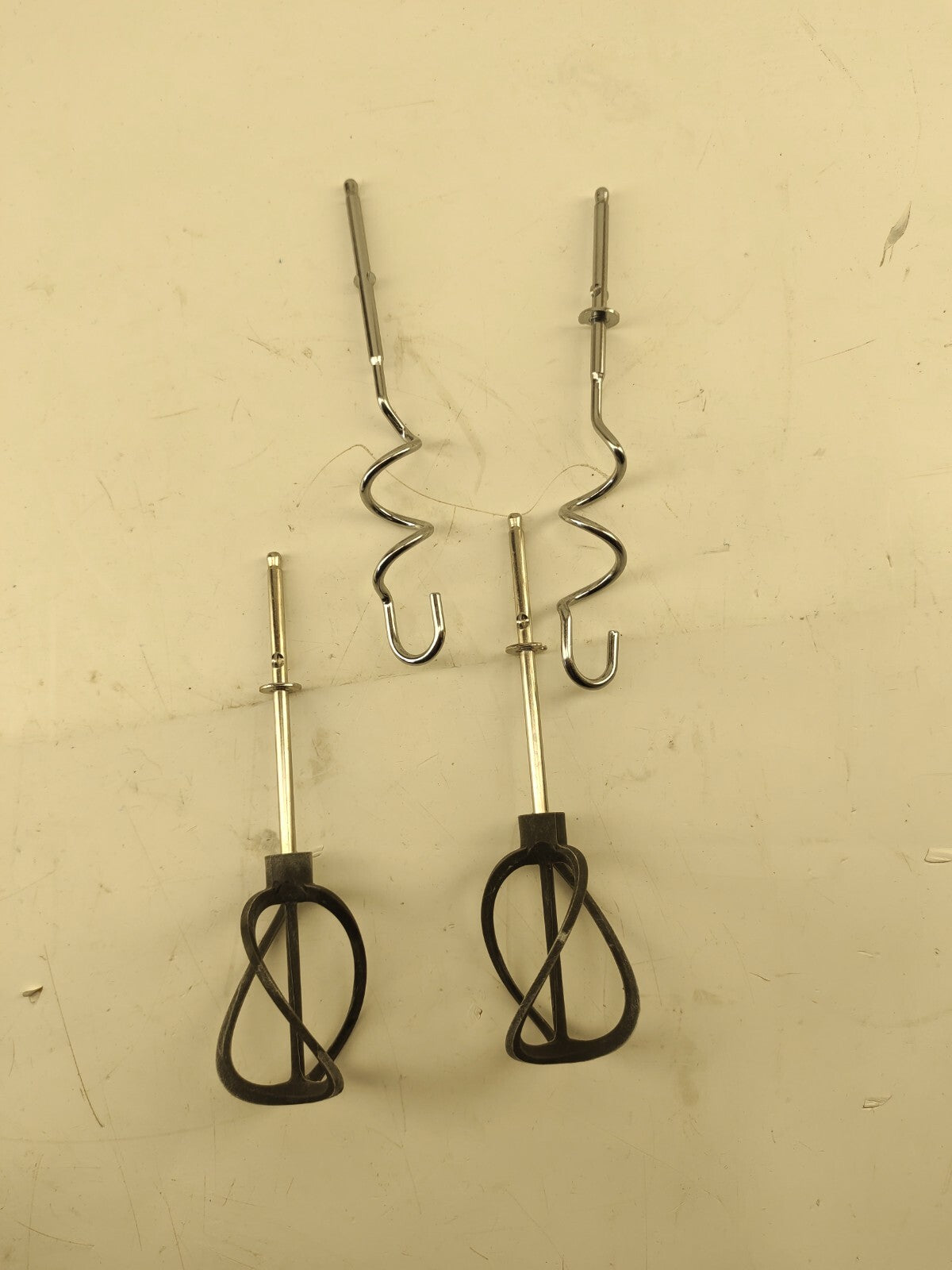 BLACK+DECKER Helix Performance Premium 5-Speed Hand Mixer