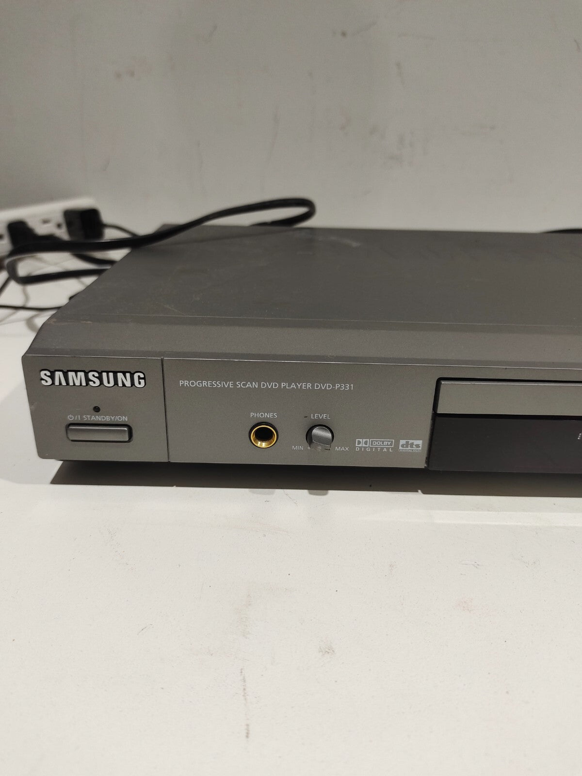 Samsung Progressive Scan DVD Player Model DVD-P231