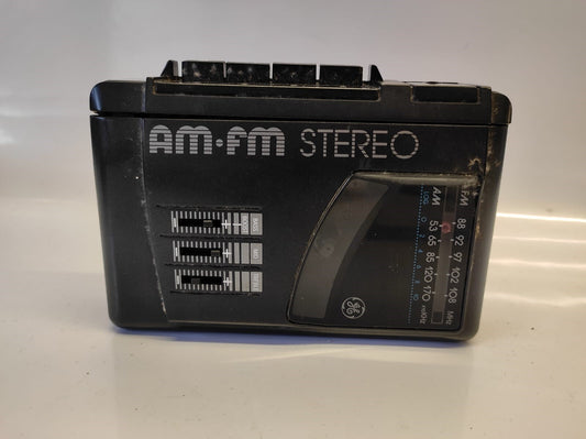 GE 3-5476C Cassette Tape Player Portable Personal AM/FM Radio Stereo