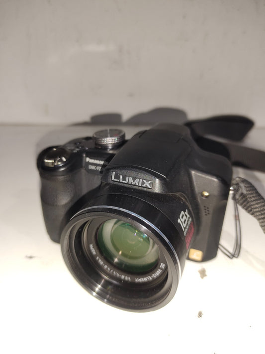 Panasonic LUMIX DMC-FZ28 Japanese Digital Camera - Battery Included.