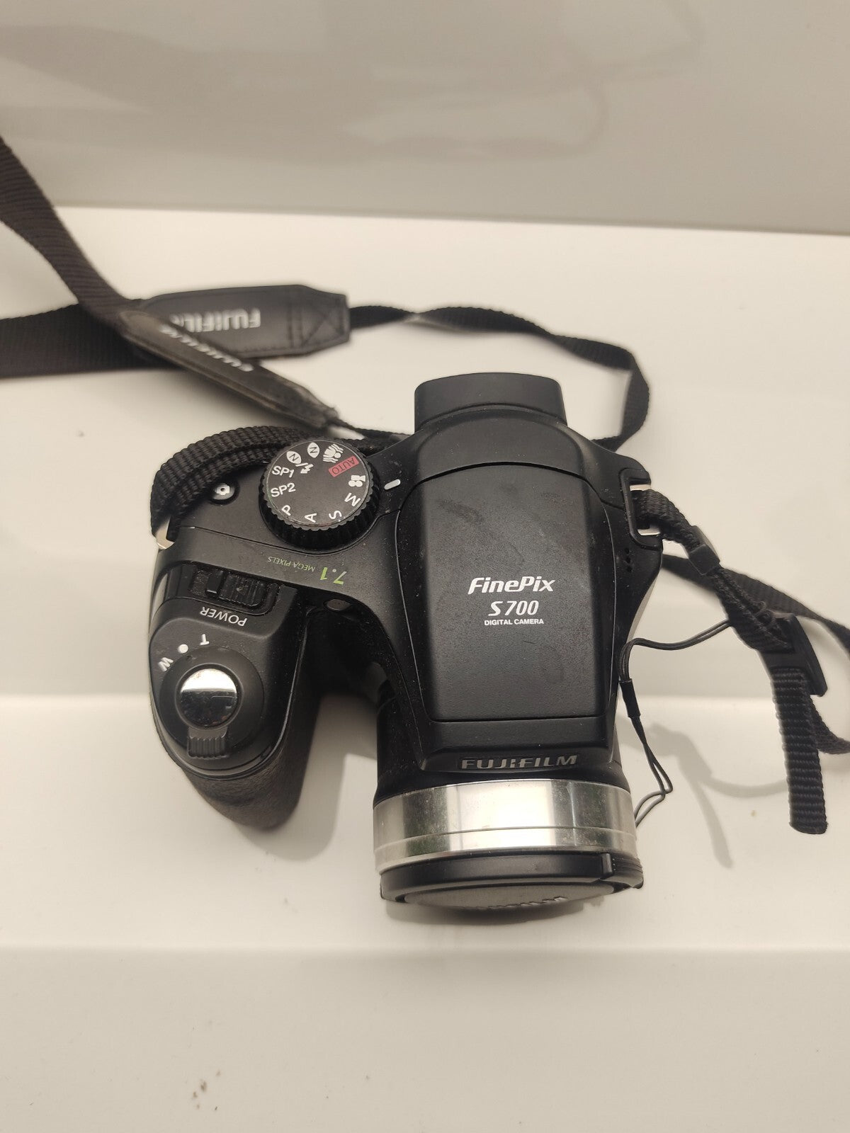 Fujifilm FinePix S Series S700 7.1MP Digital Camera Bundle Tested Works Manual