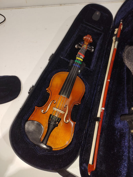 Collectible Vintage Violin With Case