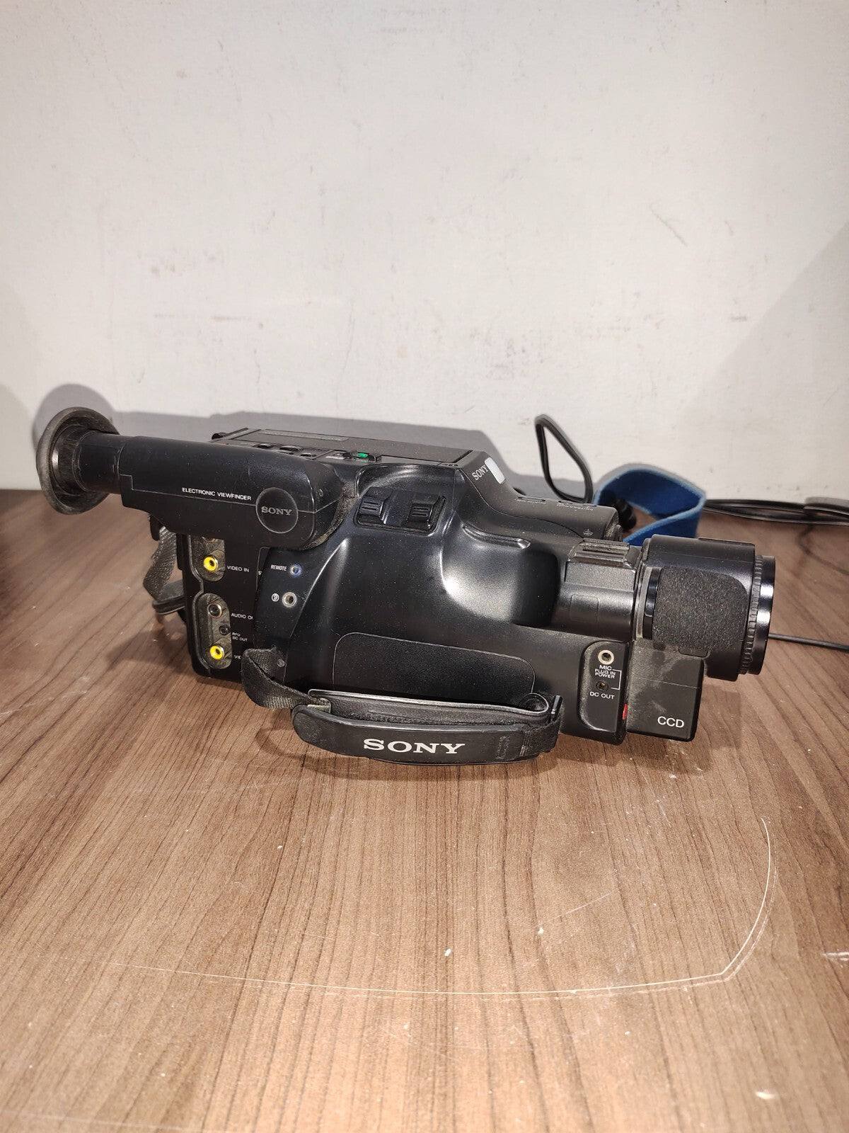 Sony Handycam CCD-F50 - Untested (For Parts)
