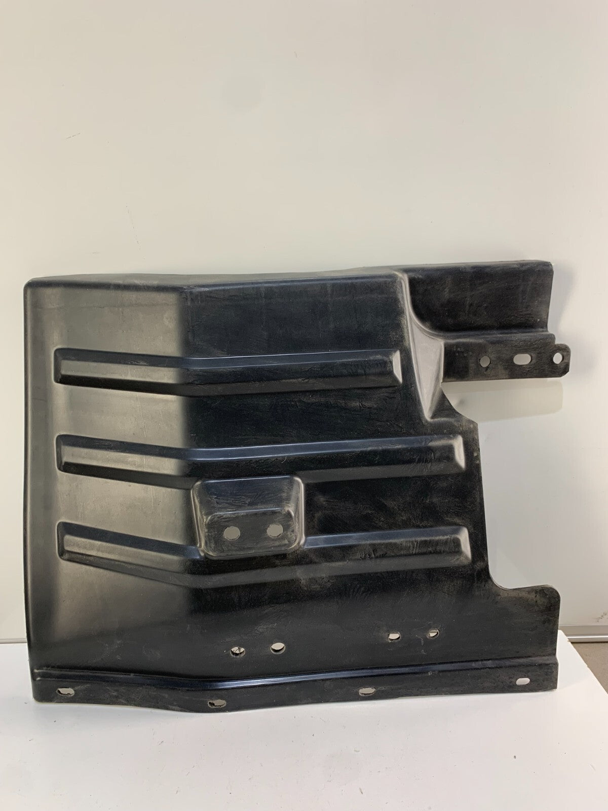 Genuine Isuzu-Guard Mud-Flap (Driver Side) For NPR NQR NRR 4BD2 4HE1 3.9L 95-07