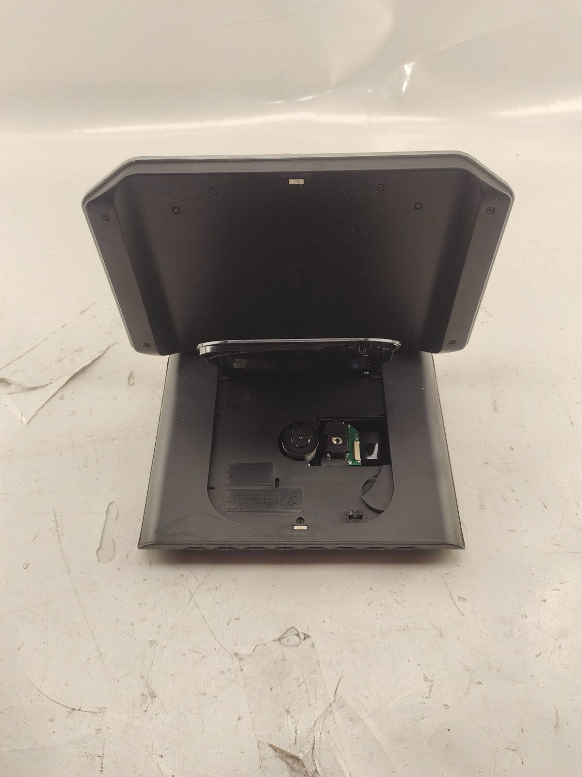 RCA DRC6389T Dual Screen Portable DVD Player