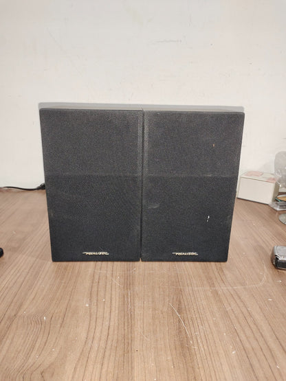 Realistic Minimus 26 40-226A Bookshelf 8 Ohm 40 Watt Stereo Speakers